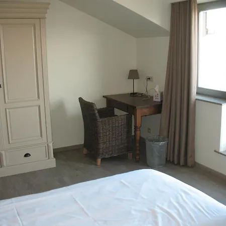 La Vie En Roses Bed & Breakfast